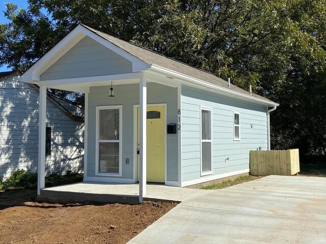 1435 Hyde Park