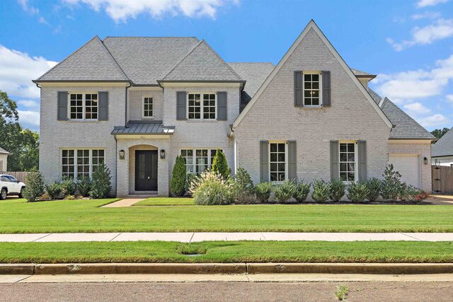 2611 Moore
