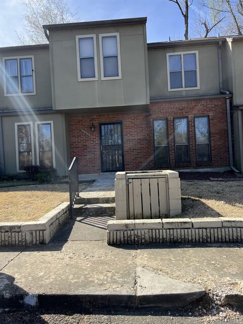 4037 Graham Oaks Court