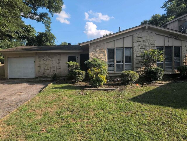 4915 Foxhall