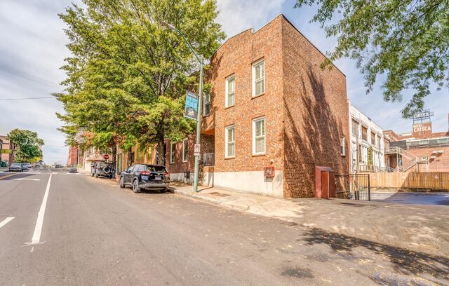 110 Vance