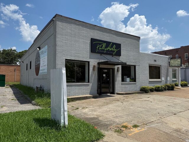 1200 Madison