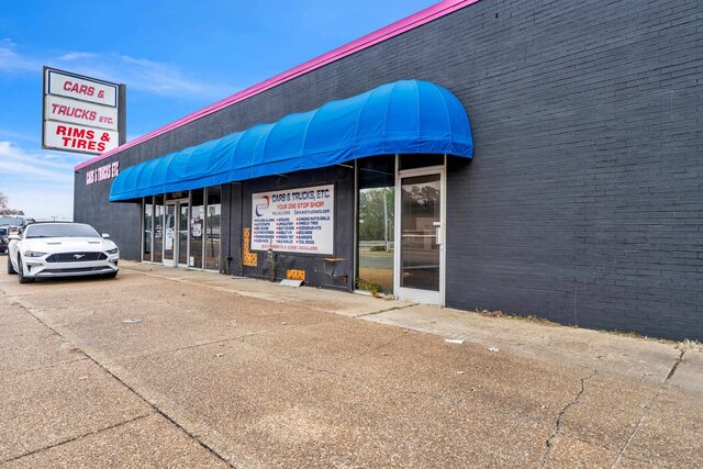 5390 Fox Plaza