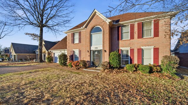 8882 Chimneyrock