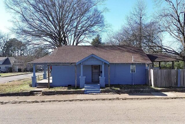 1005 Highland