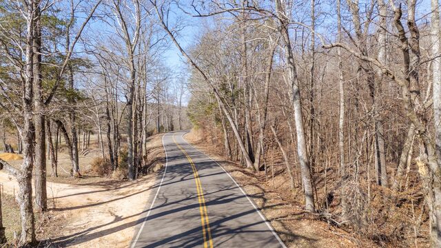 3310 Holland Creek