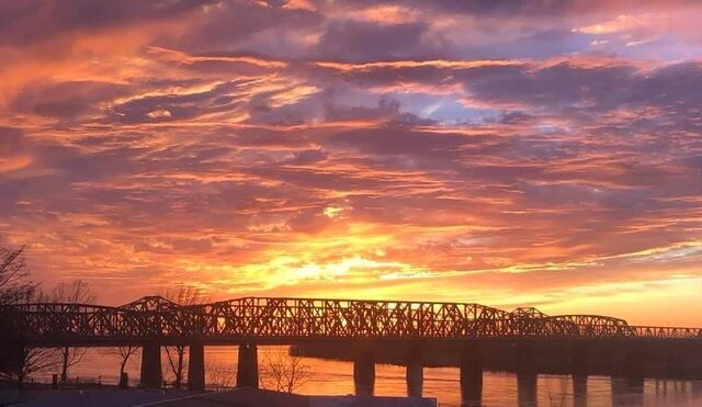 655 Riverside