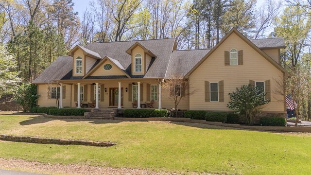 1240 Point Grand