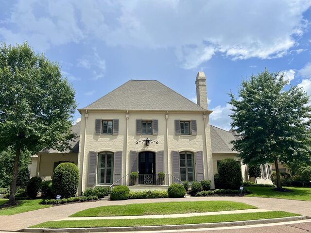 2360 Mont Alban