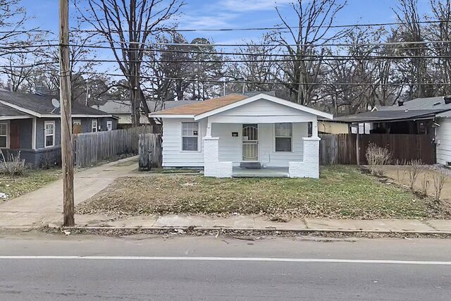 724 Holmes