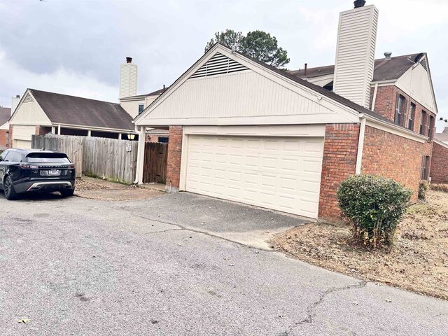 3647 Northcliffe
