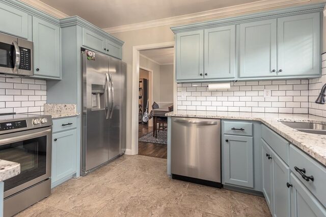 5112 Whitecliff