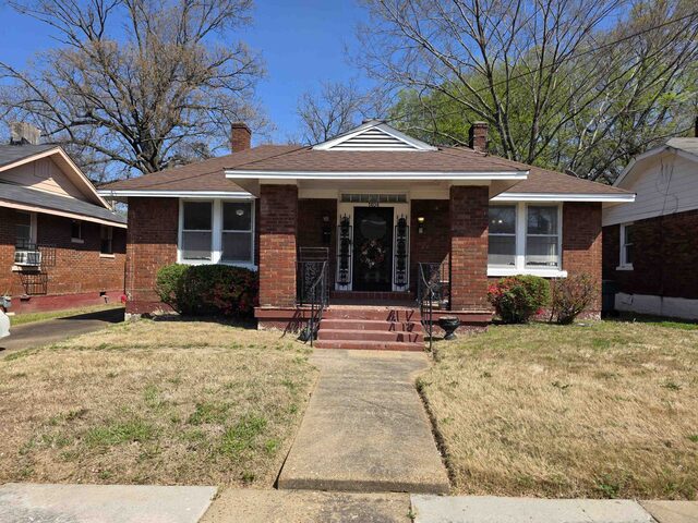 1404 Cameron