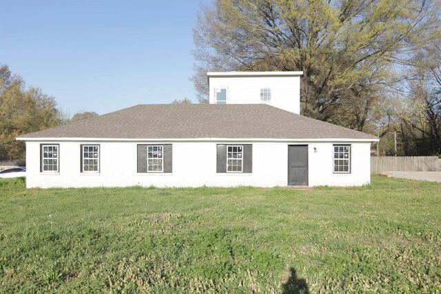 3273 Steele