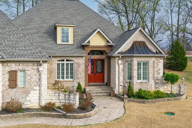 104 Lochmeade