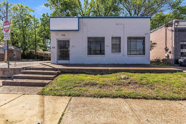 1109 Springdale