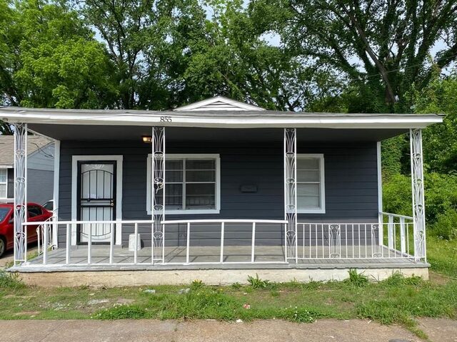 855 Hilton