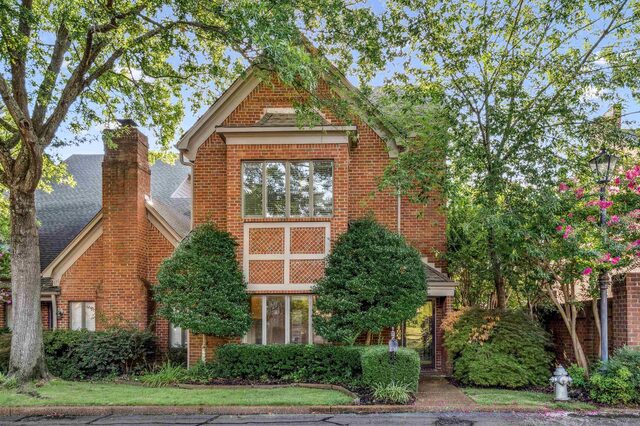 478 Racquet Club Pl