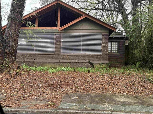 1637 Linden