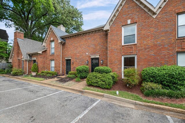 1040 Park Court