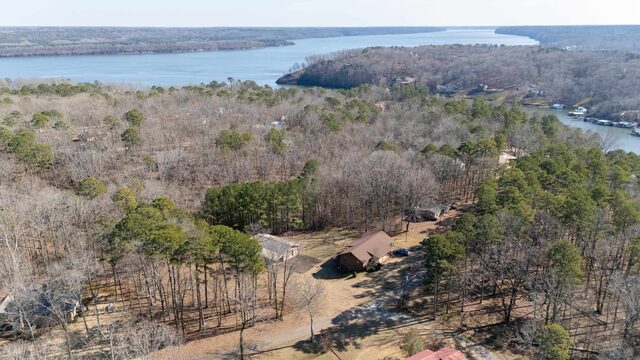 225 Windy Pines