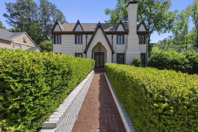 8449 Lansingwood