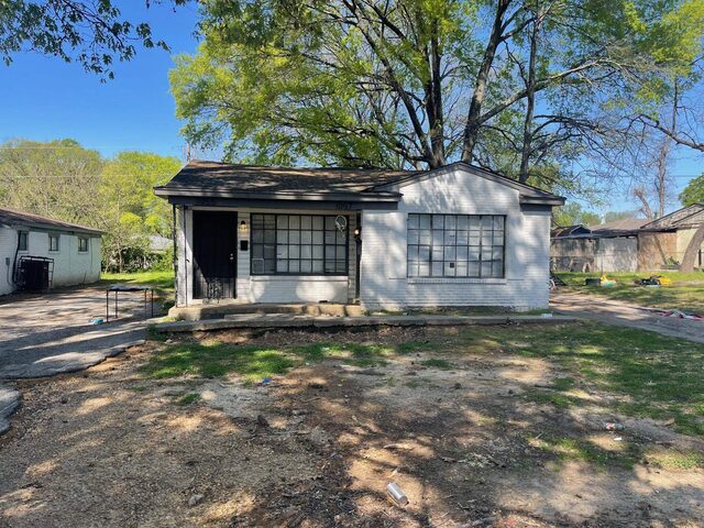 1055 Treadwell