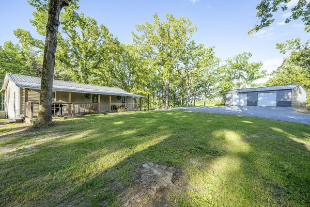 5525 Holland Creek