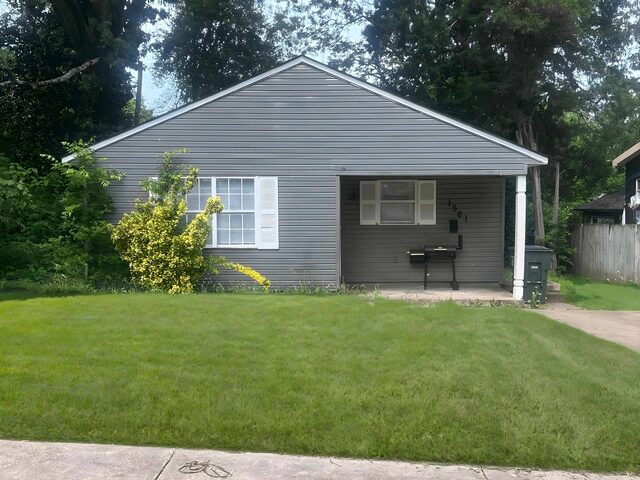 1561 Preston