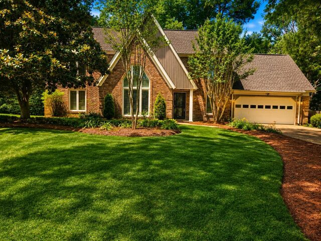 2485 Stratfield Dr