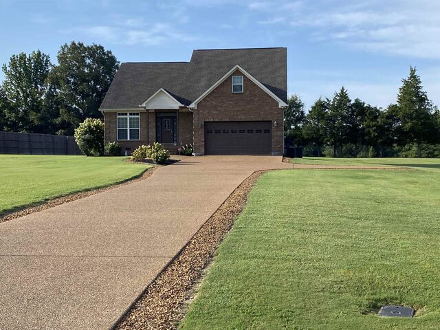 745 Greenbriar
