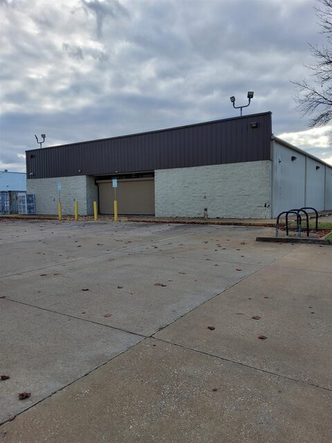2245 Lamar