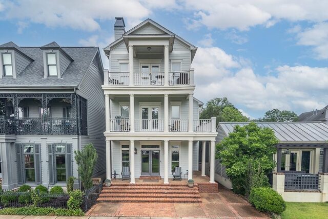 1020 Island Park