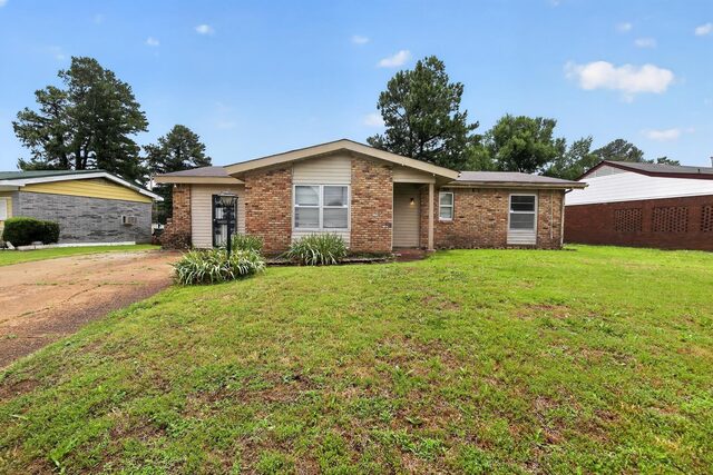 645 Parkrose