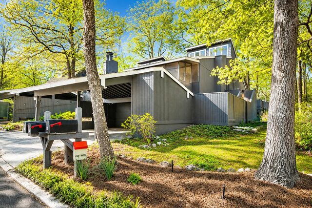 1104 Parkway