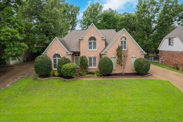 215 Leaf Trail