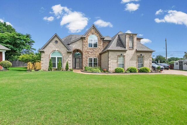 4830 Maggie Oaks