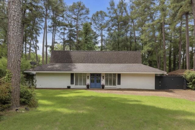 6735 Poplar