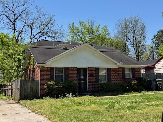 449 Fernwood