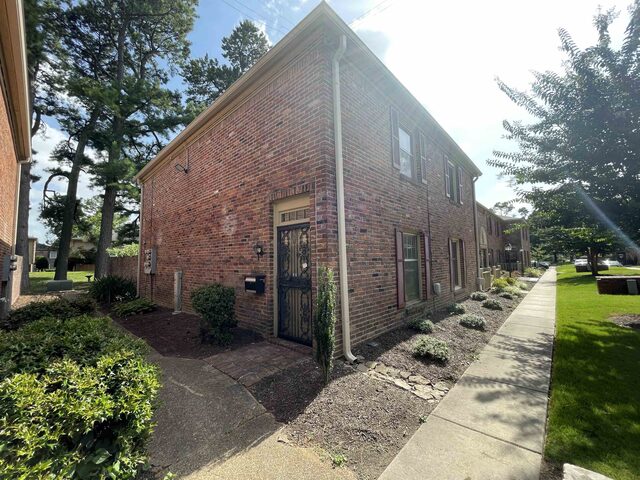 1228 Bristol