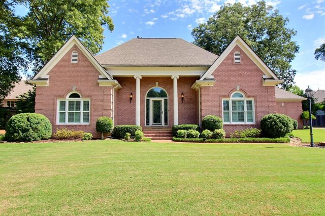 3328 Shady Forest