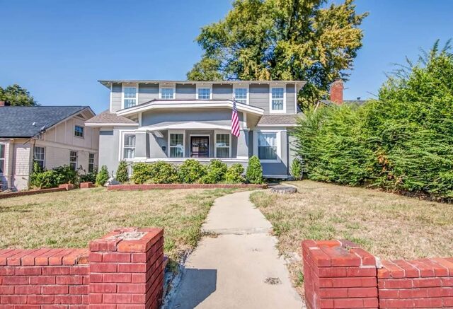 1712 Glenview