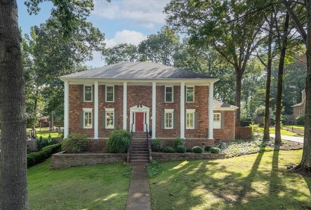 2608 Holly Spring