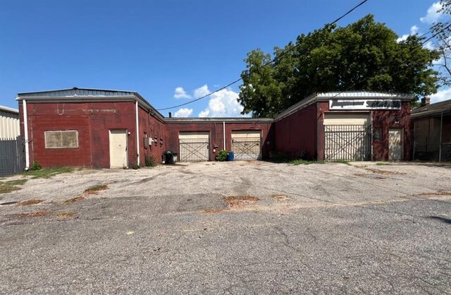 1390 Stonewall