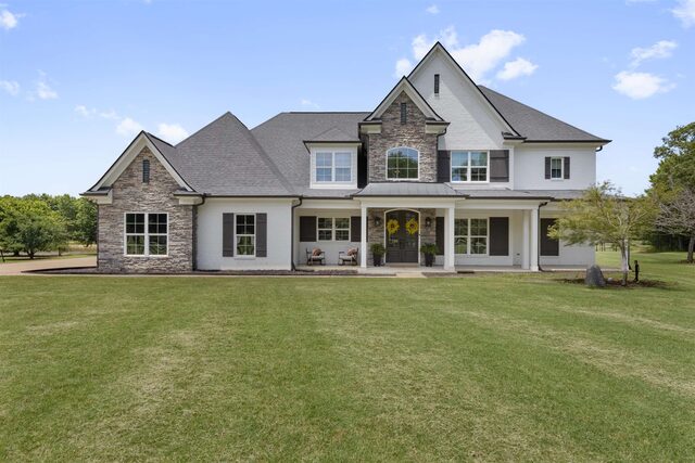 255 Lake Pointe