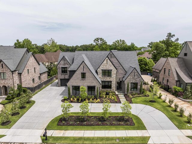 3044 Chapel Woods