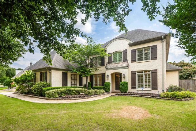 1633 Dogwood Creek