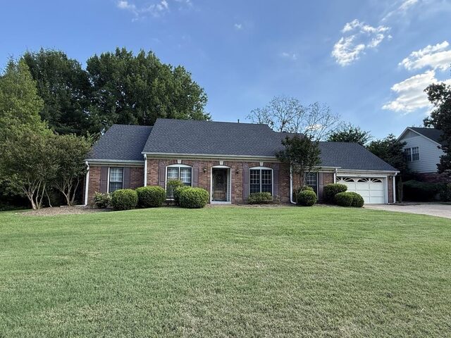 7637 Cross Village