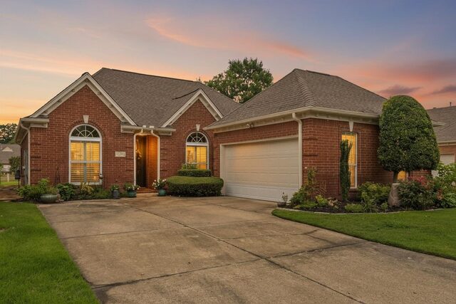 5560 Fountain Bay