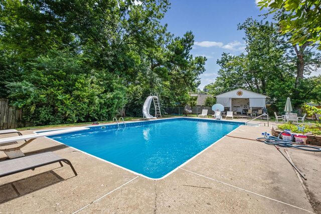 6812 Abelia Hill